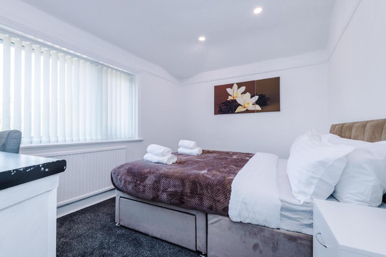 Nice Three Bedroom House In Manchester Exterior foto
